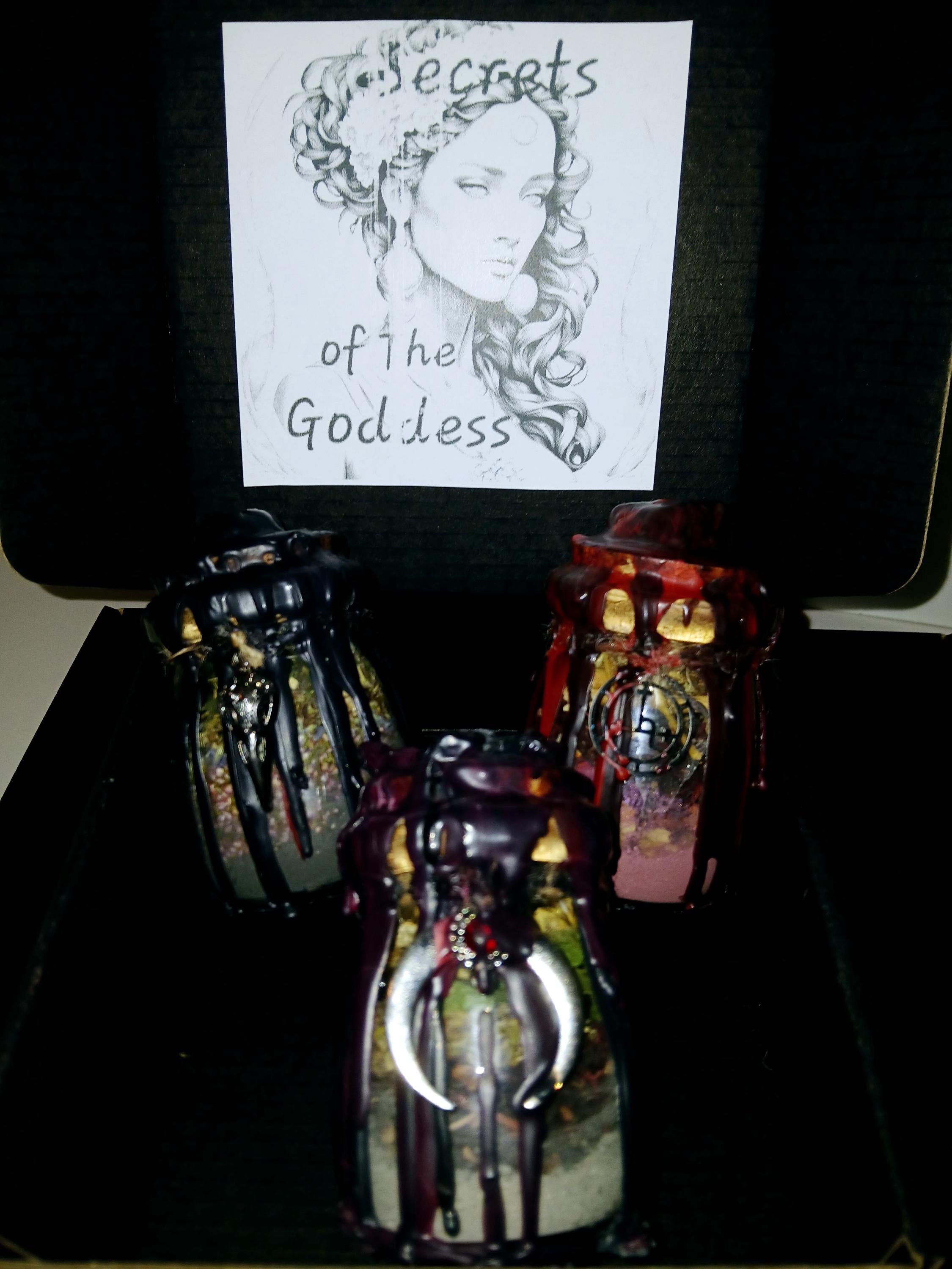 Dark Goddess Spell Bottle: Altar Adornment - The Morrigan, Hekate, Lilith