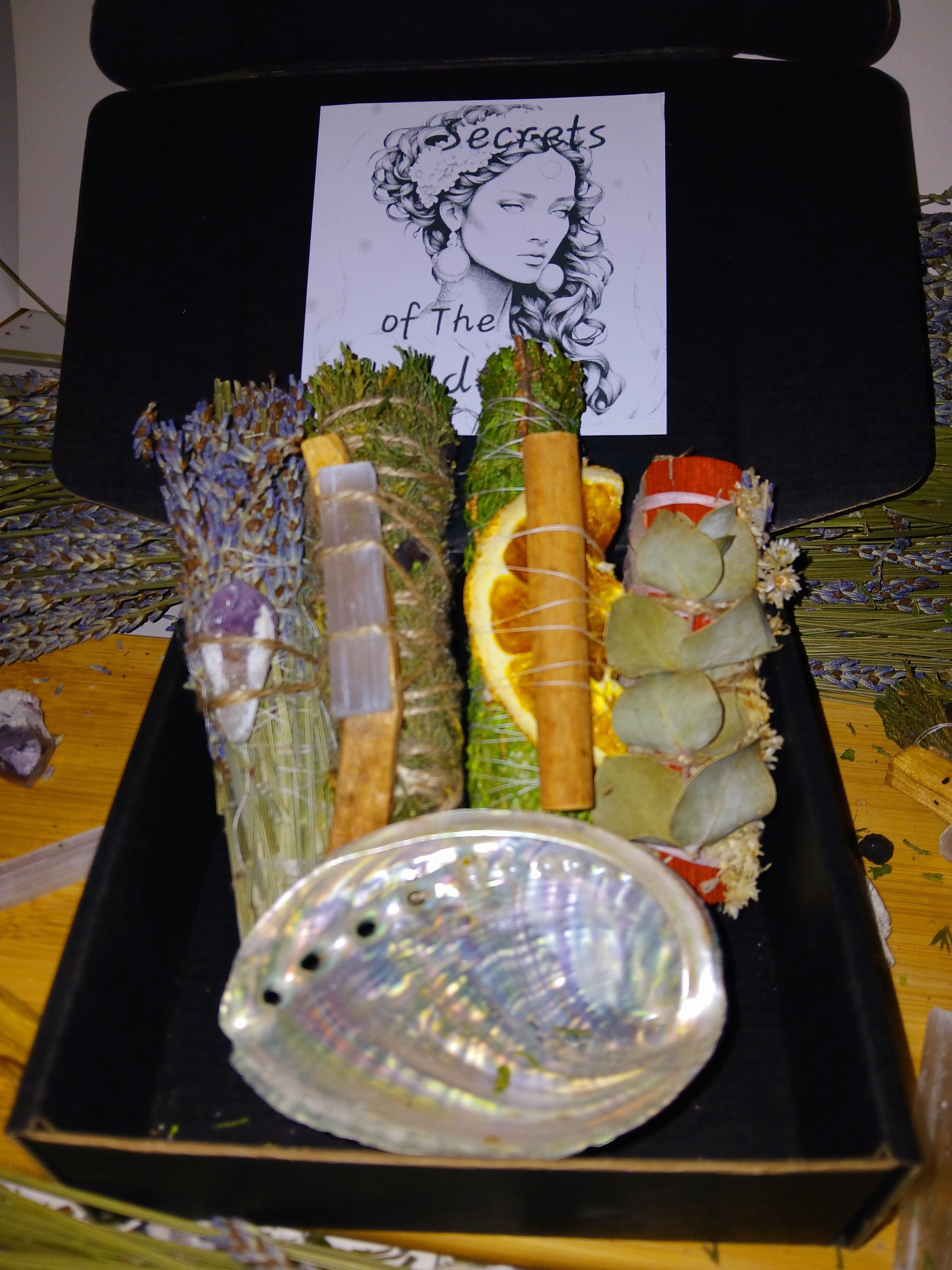 Smudge Kit: Lavender, Cedar, Juniper, Sage, Palo Santo & Abalone Shell