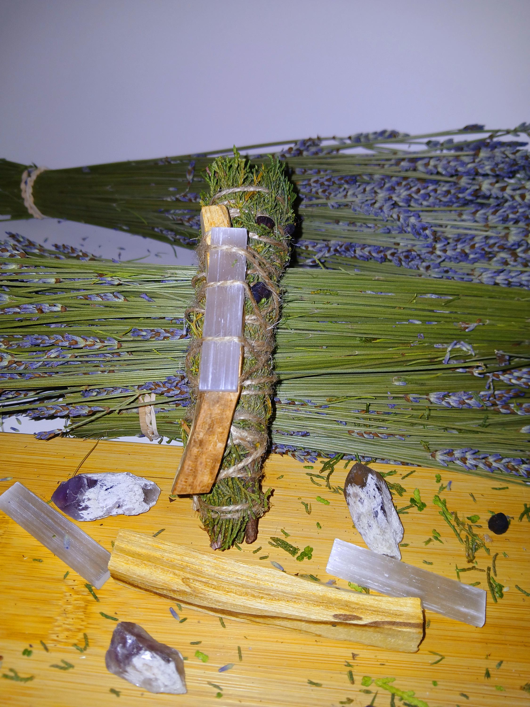 Smudge Kit: Lavender, Cedar, Juniper, Sage, Palo Santo & Abalone Shell