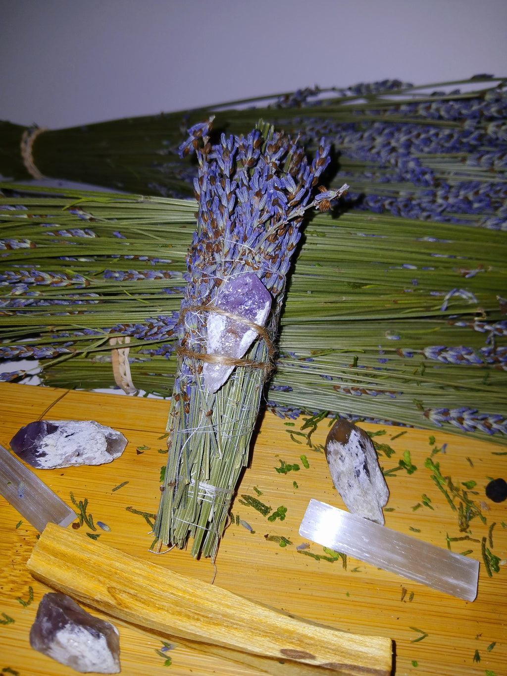 Smudge Kit: Lavender, Cedar, Juniper, Sage, Palo Santo & Abalone Shell